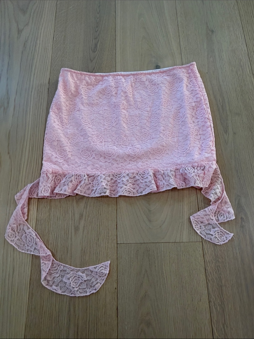 NWOT Women's Pink Lace Mini Skirt with Ruffle Tie Detail Size Large